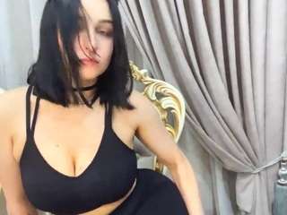 EveliaDittus nude is waiting to chat with you live for FREE