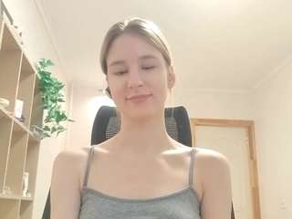 JenniConolly nude is waiting to chat with you live for FREE