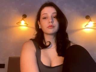 LoraFiorini nude is waiting to chat with you live for FREE