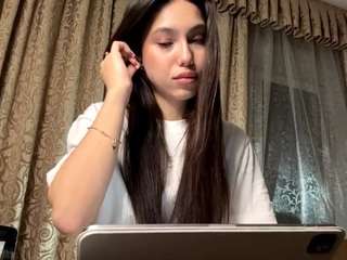 MirandaMadu nude is waiting to chat with you live for FREE
