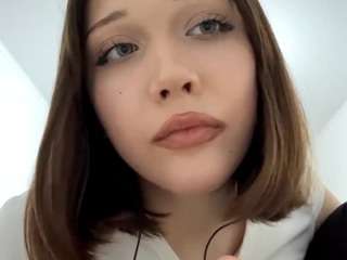 DulceMceirath nude is waiting to chat with you live for FREE