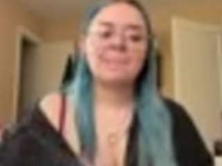LavishLay nude is waiting to chat with you live for FREE
