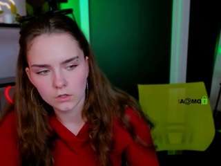 Mary-skiny nude is waiting to chat with you live for FREE
