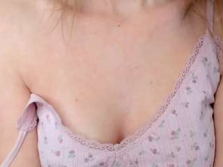TempleHidinger nude is waiting to chat with you live for FREE