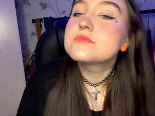 VenaKaer nude is waiting to chat with you live for FREE