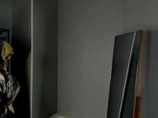 April-Jacksonn nude is waiting to chat with you live for FREE