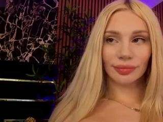 BarbieKara nude is waiting to chat with you live for FREE