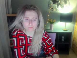 CamillaDreamer nude is waiting to chat with you live for FREE