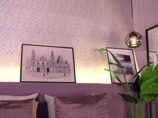 Elle Diane , 👑 nude is waiting to chat with you live for FREE