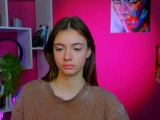 Kaisy-honey nude is waiting to chat with you live for FREE