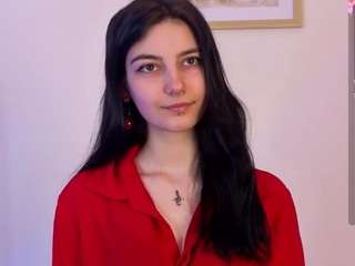 Lilian-Merf nude is waiting to chat with you live for FREE
