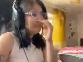 Lina Cute nude is waiting to chat with you live for FREE