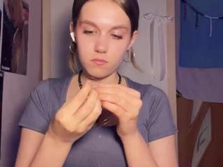 LydiaSokorai nude is waiting to chat with you live for FREE