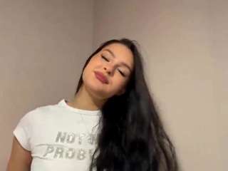 MarilynnEliseo nude is waiting to chat with you live for FREE