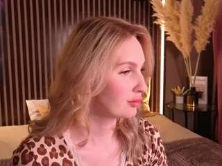 Maybe-Sophie nude is waiting to chat with you live for FREE
