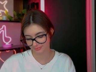 Mia-bamby1 nude is waiting to chat with you live for FREE
