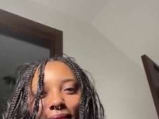 Msforeverwet09 nude is waiting to chat with you live for FREE