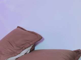 Sophia-velvett nude is waiting to chat with you live for FREE