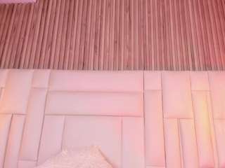 VenuzSofia nude is waiting to chat with you live for FREE