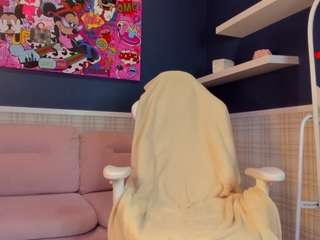 Victoori-Fox nude is waiting to chat with you live for FREE