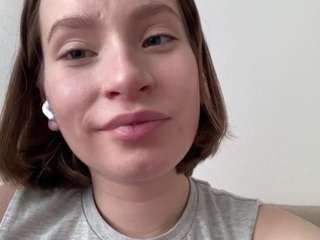 Alisa_cashh nude is waiting to chat with you live for FREE