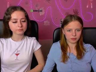 Aria-vossie nude is waiting to chat with you live for FREE