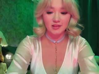 Avrora-Solace nude is waiting to chat with you live for FREE