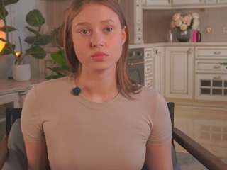 ElseRatz nude is waiting to chat with you live for FREE