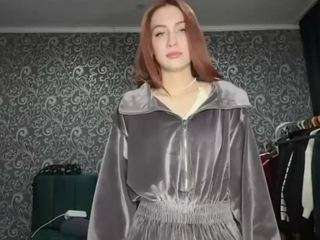 EstherCiocca nude is waiting to chat with you live for FREE
