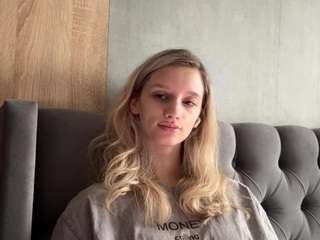 FloridaVanleuvan nude is waiting to chat with you live for FREE