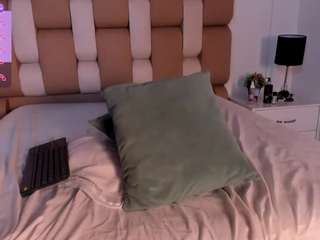 Gaialewis nude is waiting to chat with you live for FREE