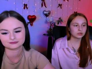 Kerry-red nude is waiting to chat with you live for FREE
