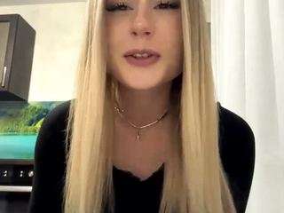LioraRoux nude is waiting to chat with you live for FREE