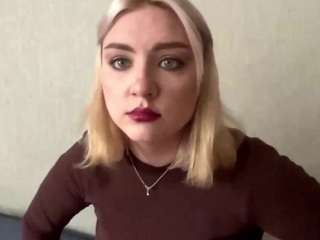 MathildeJustesen nude is waiting to chat with you live for FREE