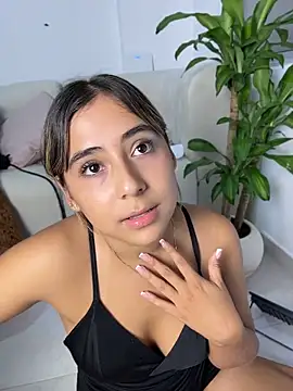 MelodyRey__ nude pussy Live Sex Chat & Recorded Videos
