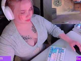 SofiaAdams nude is waiting to chat with you live for FREE