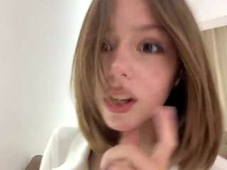 Anli nude is waiting to chat with you live for FREE