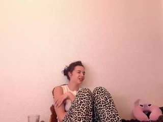 ElenoraWillinghurst nude is waiting to chat with you live for FREE