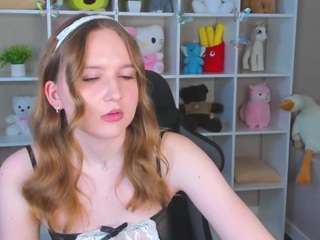 Emmaa-Kimm nude is waiting to chat with you live for FREE