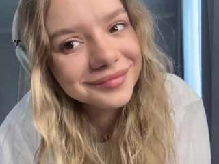Eni nude is waiting to chat with you live for FREE