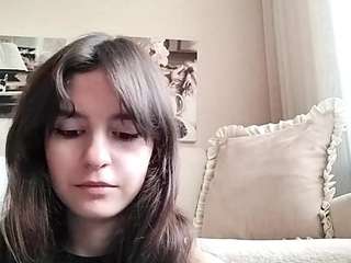 HarrietCarosella nude is waiting to chat with you live for FREE
