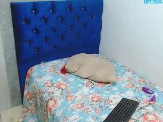 Michell-29 nude is waiting to chat with you live for FREE
