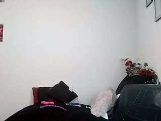 MRS.RICHWRLD nude is waiting to chat with you live for FREE