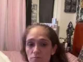 SaraLaw22 nude is waiting to chat with you live for FREE