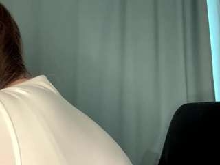 SheriIzsak nude is waiting to chat with you live for FREE