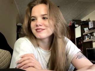 SherrylRuther nude is waiting to chat with you live for FREE