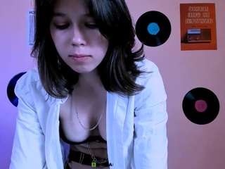 Sia-moon1 nude is waiting to chat with you live for FREE