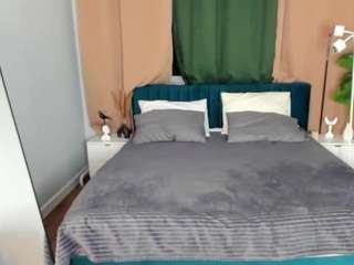 Vicki-Milles nude is waiting to chat with you live for FREE