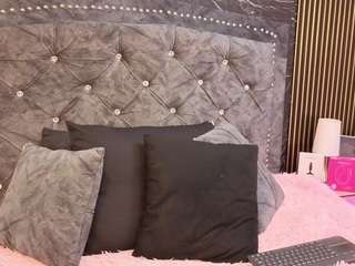 Alexandranoxx nude is waiting to chat with you live for FREE