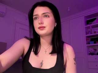 BrittHernander nude is waiting to chat with you live for FREE